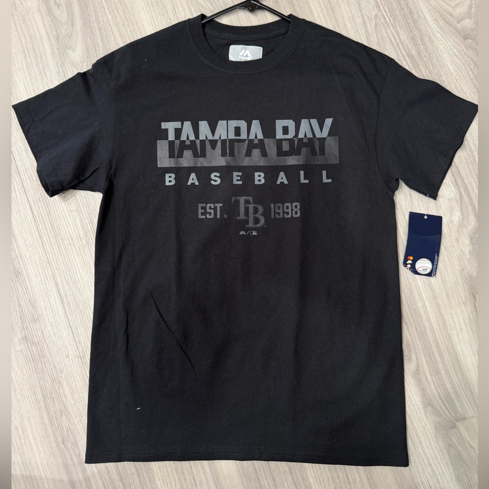 Size M - Majestic Tampa Bay Rays Baseball Graphic T-Shirt Black